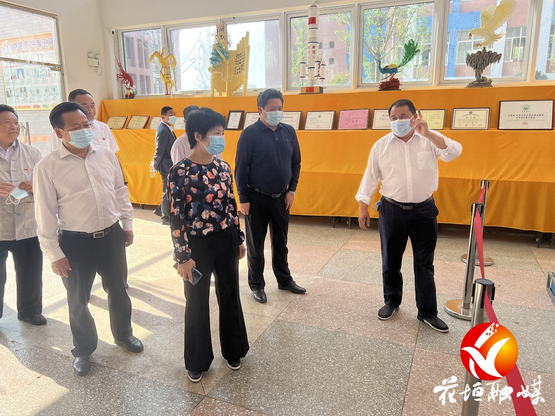 湖南理工职业技术学院调研组到花垣县职高调研职业教育