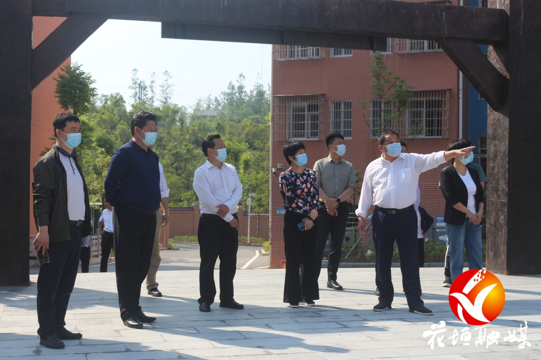 湖南理工职业技术学院调研组到花垣县职高调研职业教育