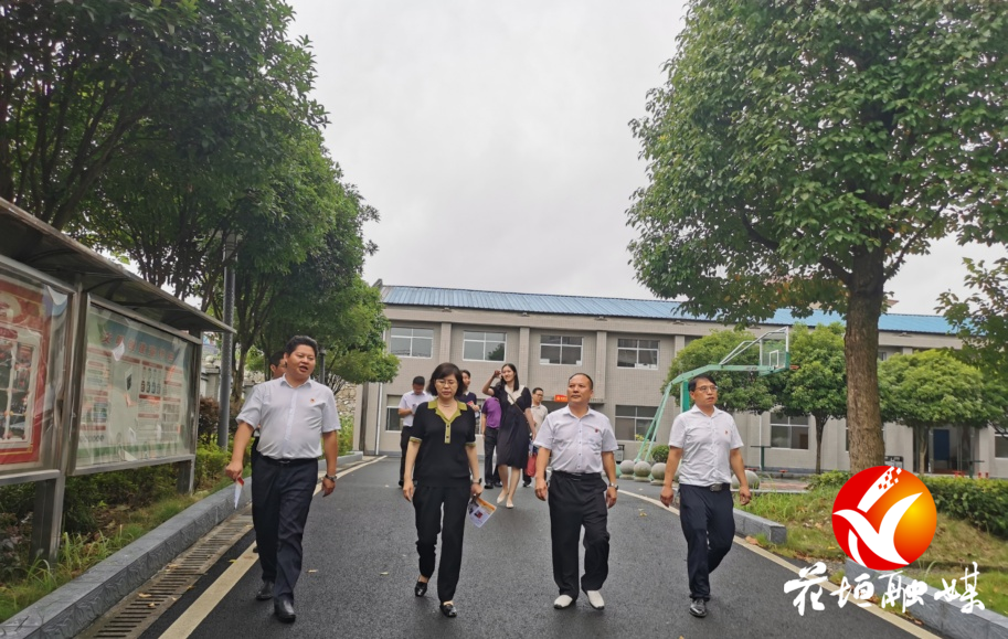 孔寅湘到花垣县调研老干部工作