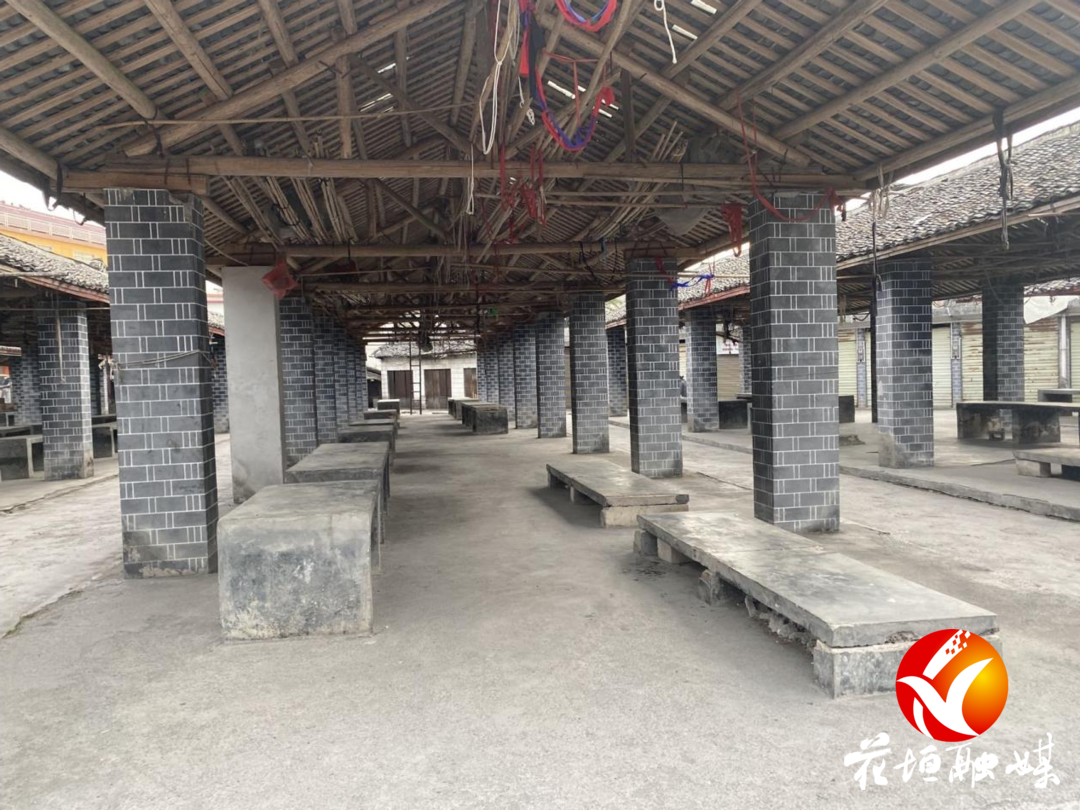 花垣县吉卫镇按下赶集“暂停键” 守护群众健康平安