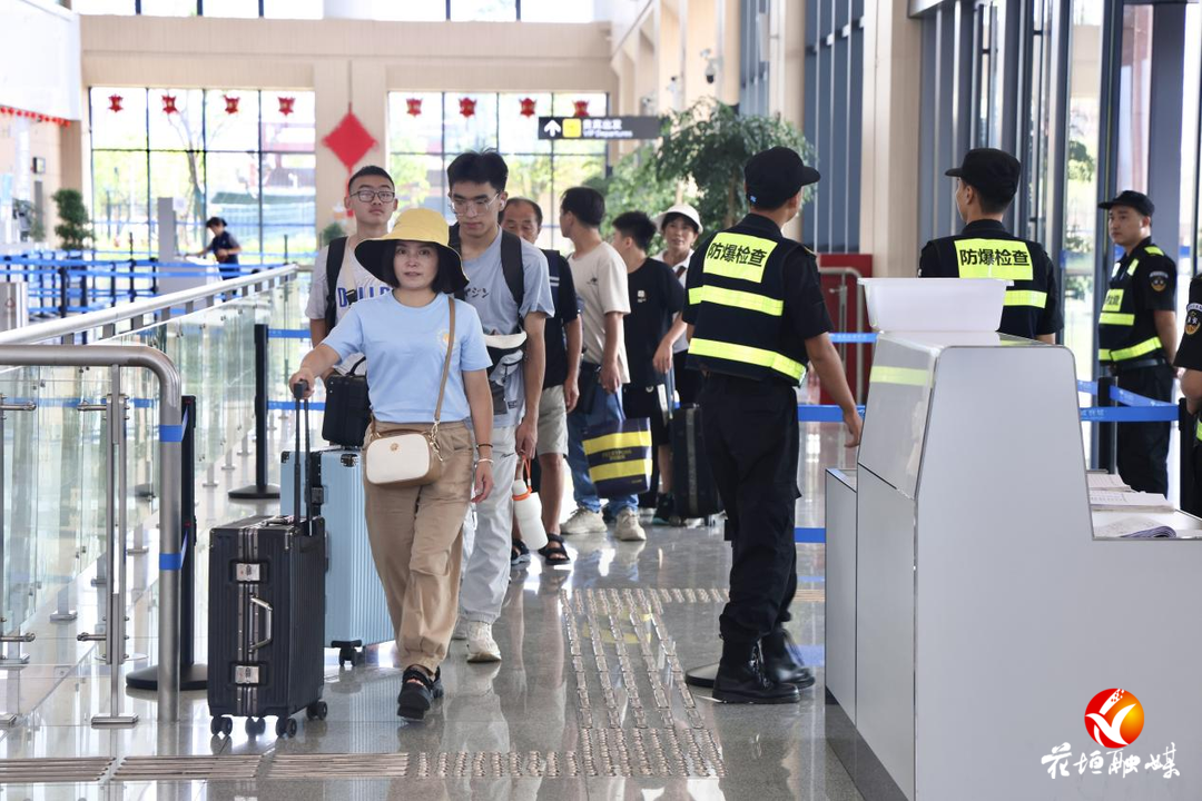 邊城不邊，千年夢圓丨湘西邊城機場投運一周年 超千架次航班起降