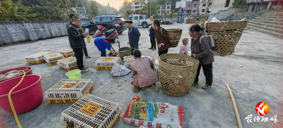 州人民医院开展倡议认购帮扶村农副产品活动