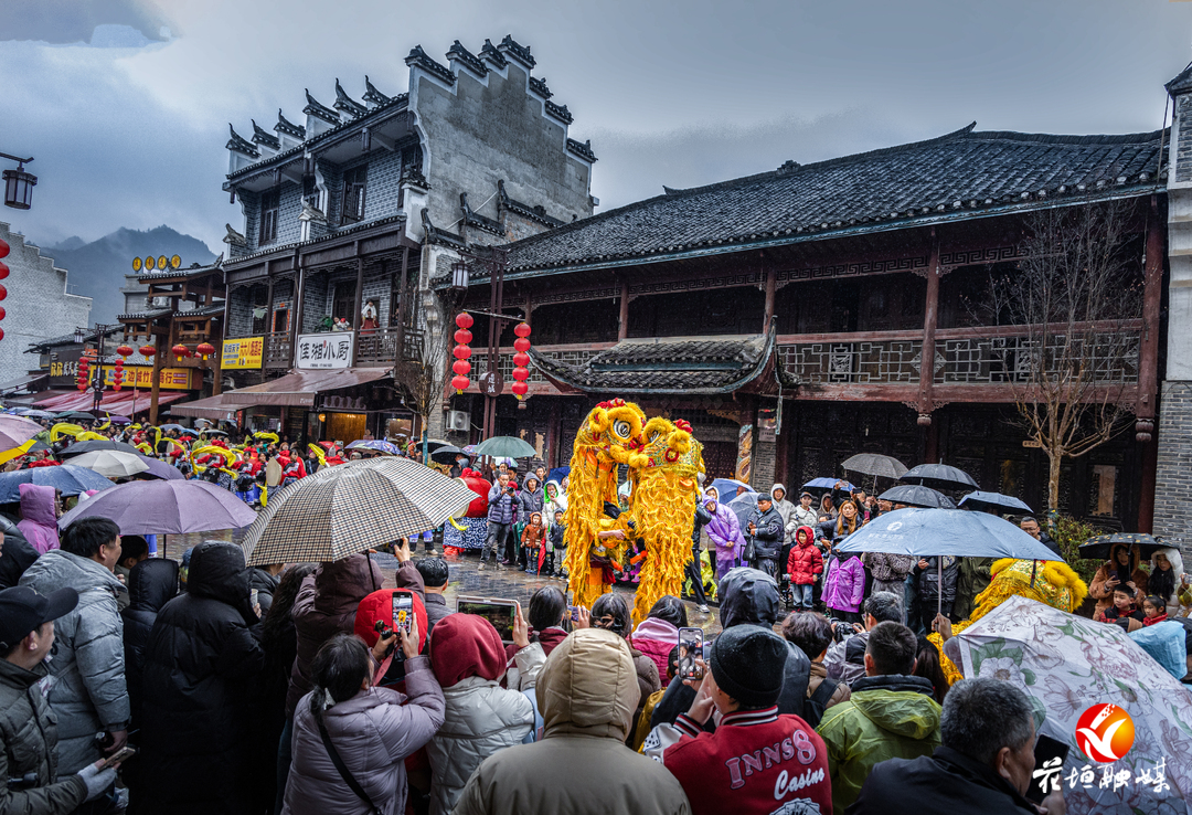 蛇年“开门红”！花垣县春节假期接待游客25.97万人次，比增23.43%