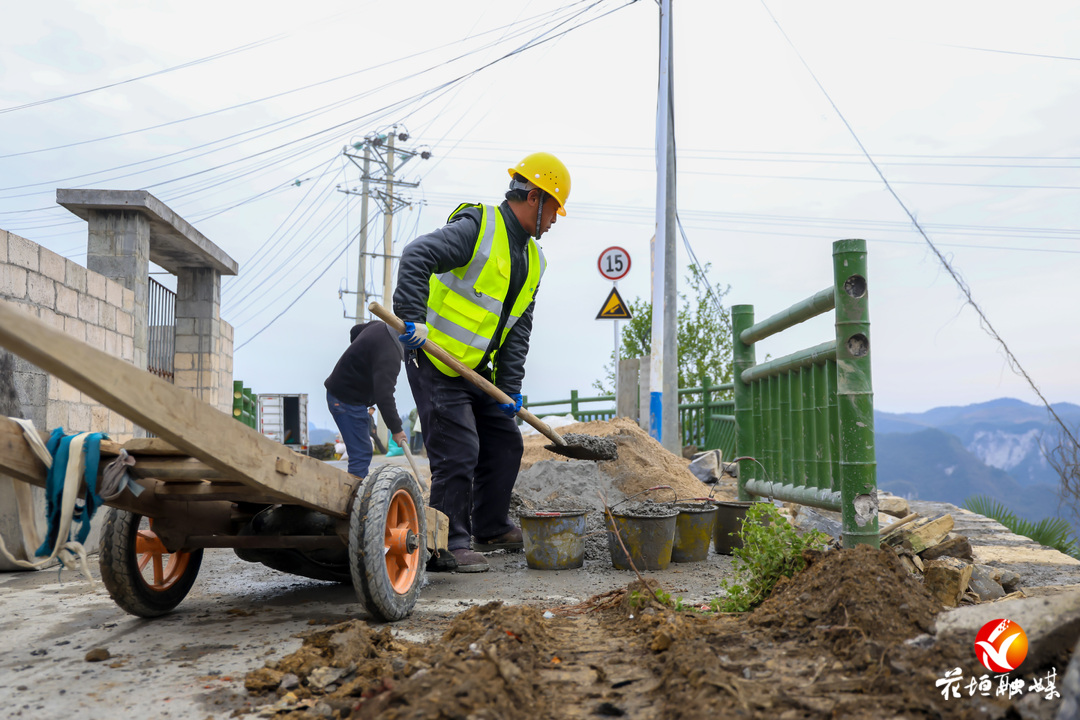 双龙村：劳务公司搭桥 村民增收有路