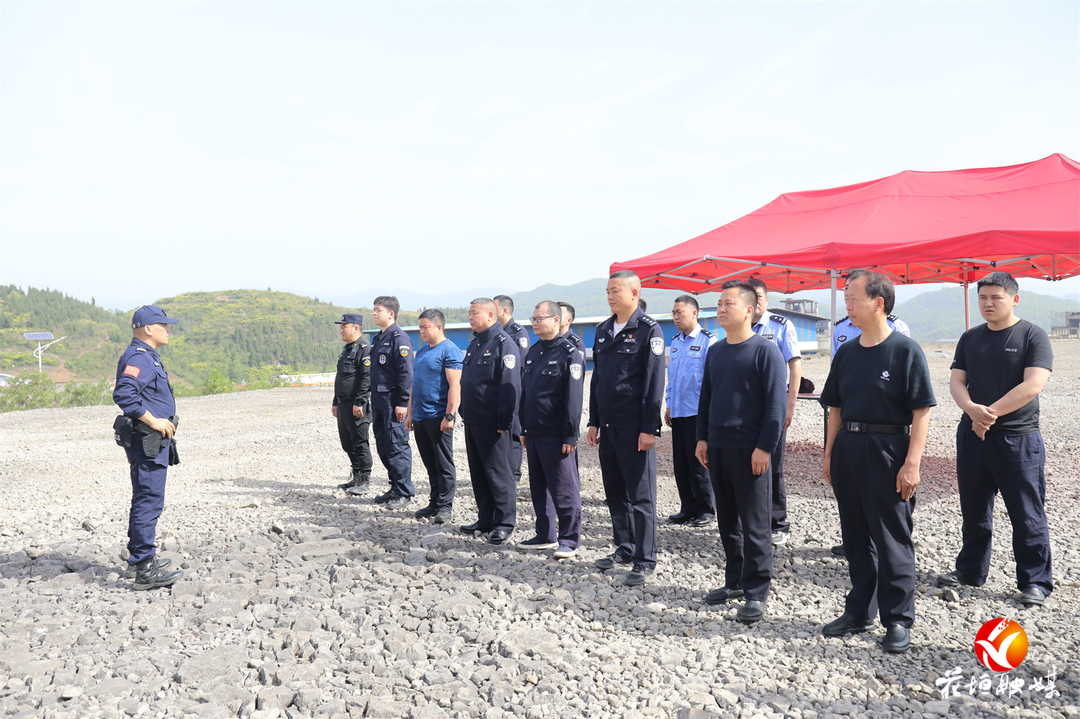 花垣公安开展实弹射击训练