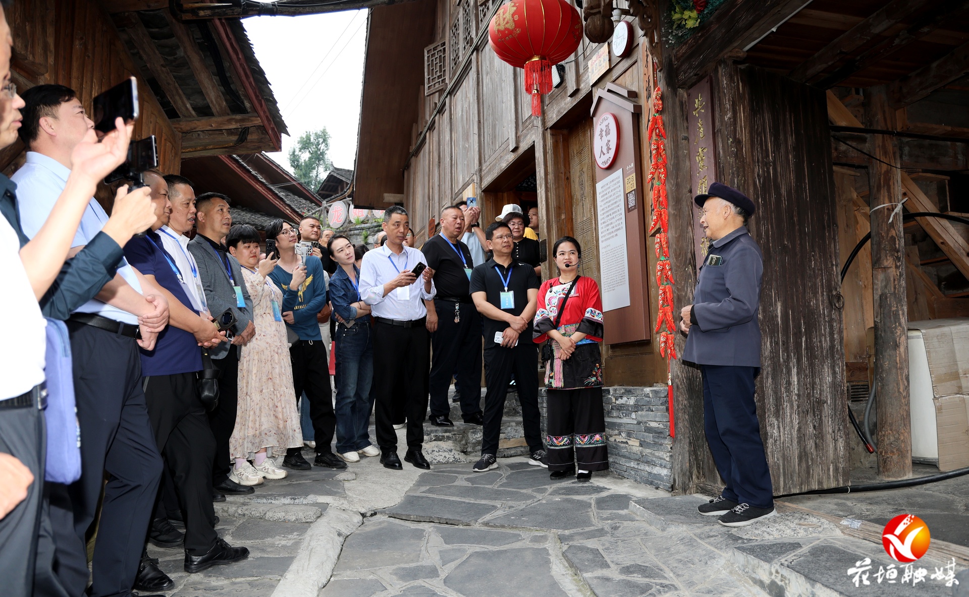 “像石榴籽一样紧紧抱在一起”——十八洞村与花园村、小岗村的共富情谊