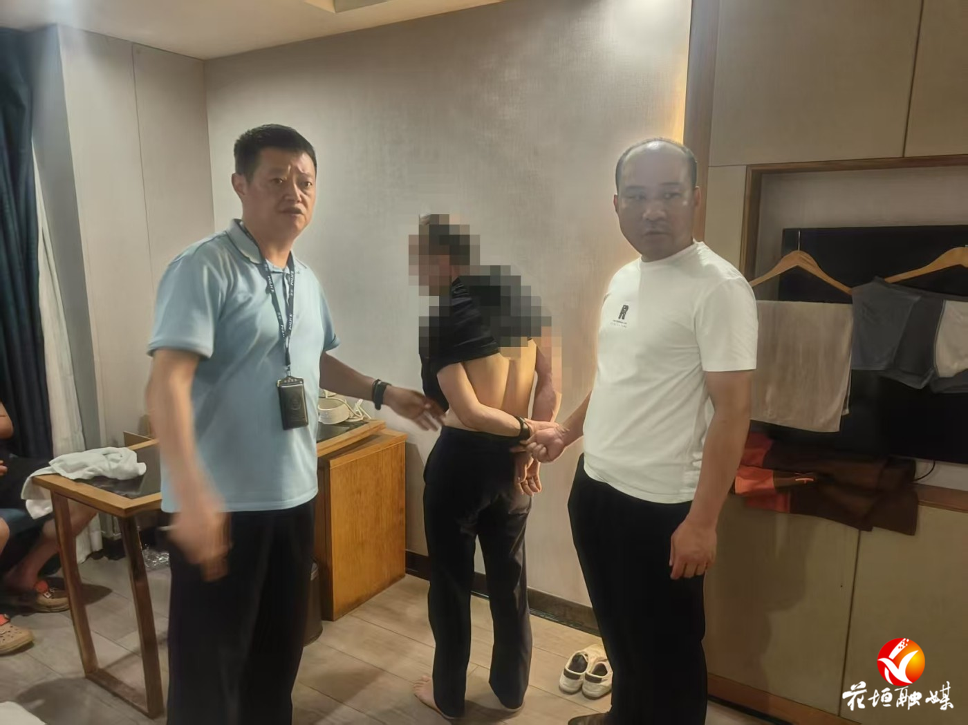 使用假币找零套现，这三人在花垣栽了！