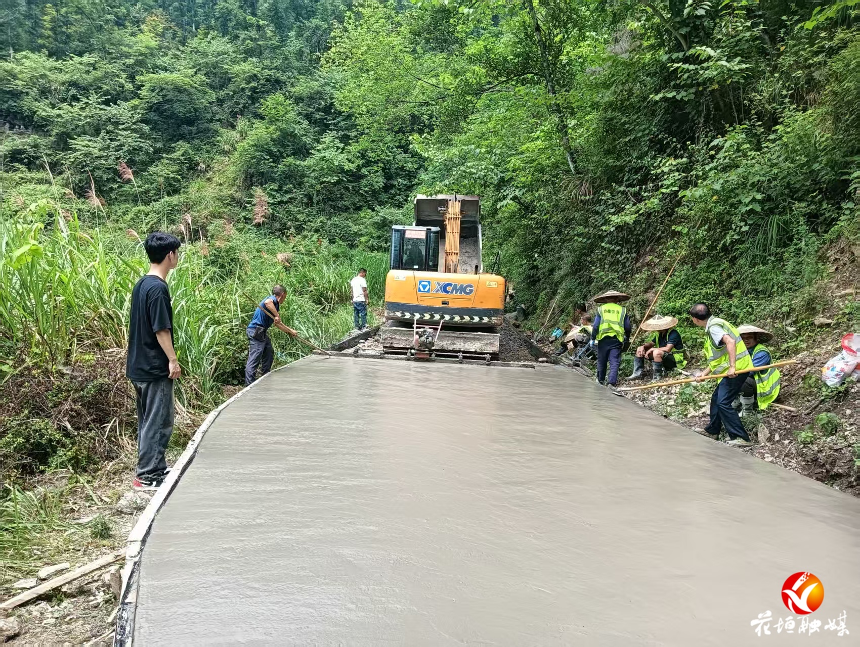 道路宽了，村庄美了——花垣以工代赈项目助力十八洞片区推进乡村振兴走笔