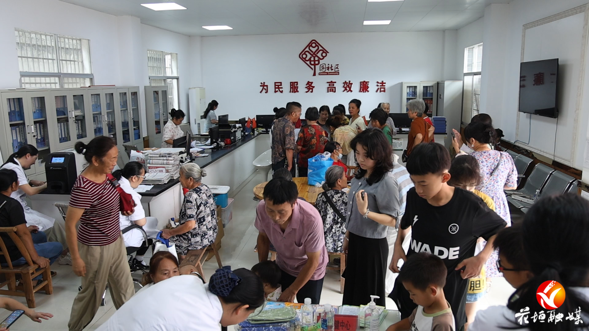 送醫(yī)下鄉(xiāng)，守護“她”和“TA”！ 織密花垣基層婦幼健康防護網