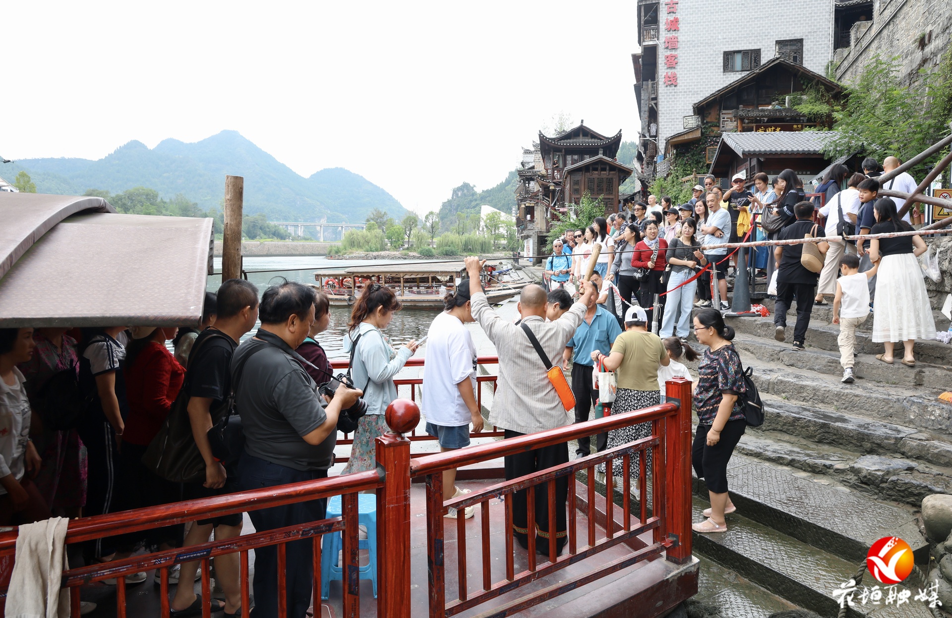 州庆假期游茶峒 边城风情引客来