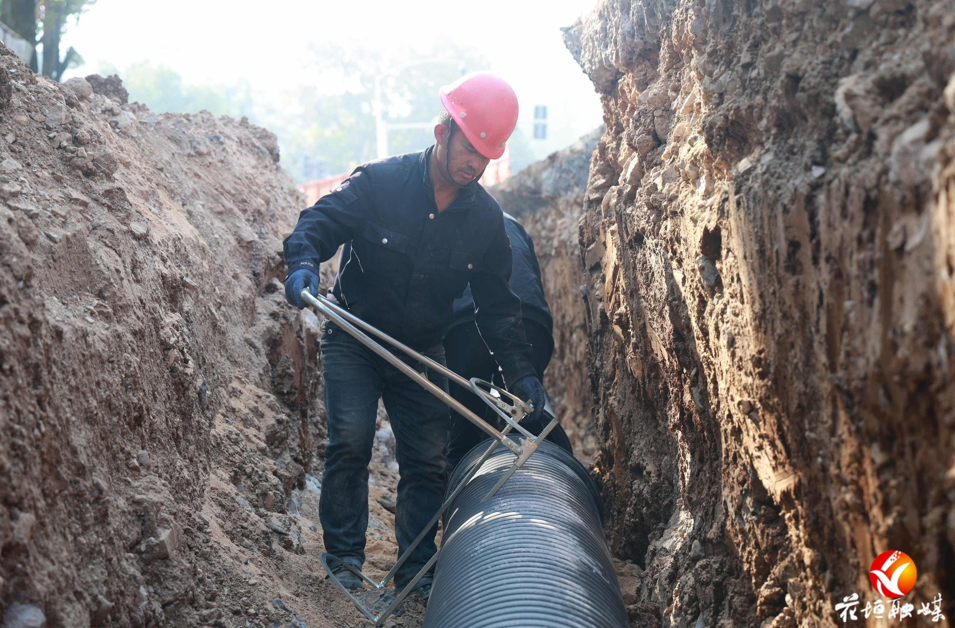 花垣街头处处施工围挡，到底在“挖”什么？
