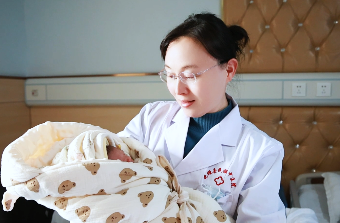 廖夏群：医心守妇康 妙手护新生