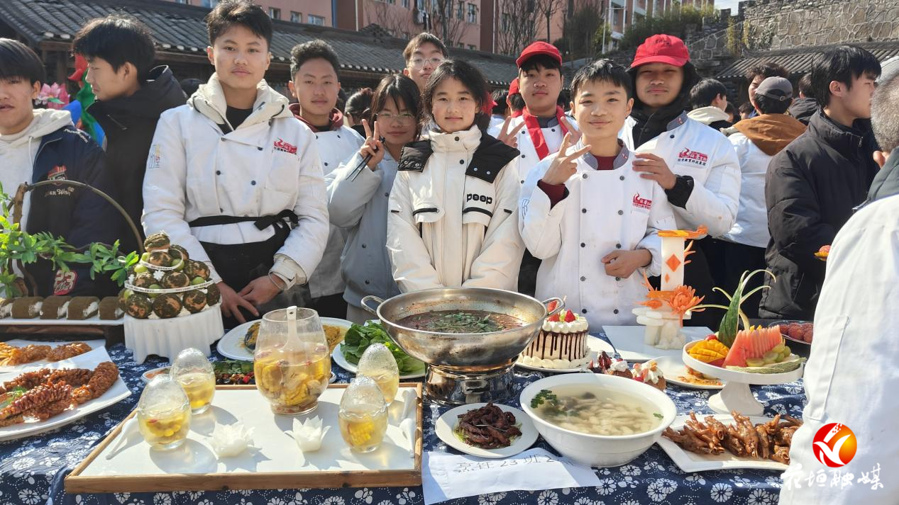 火热开灶！花垣职中烹饪专业学子秀美食绝活