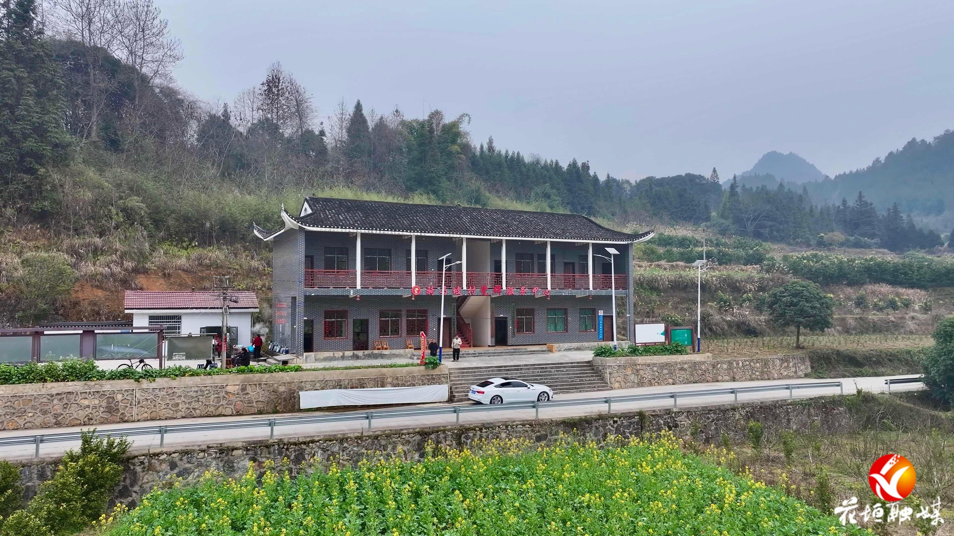 新春走基层︱边城镇骑马坡村：马蹄声急，春意正浓！