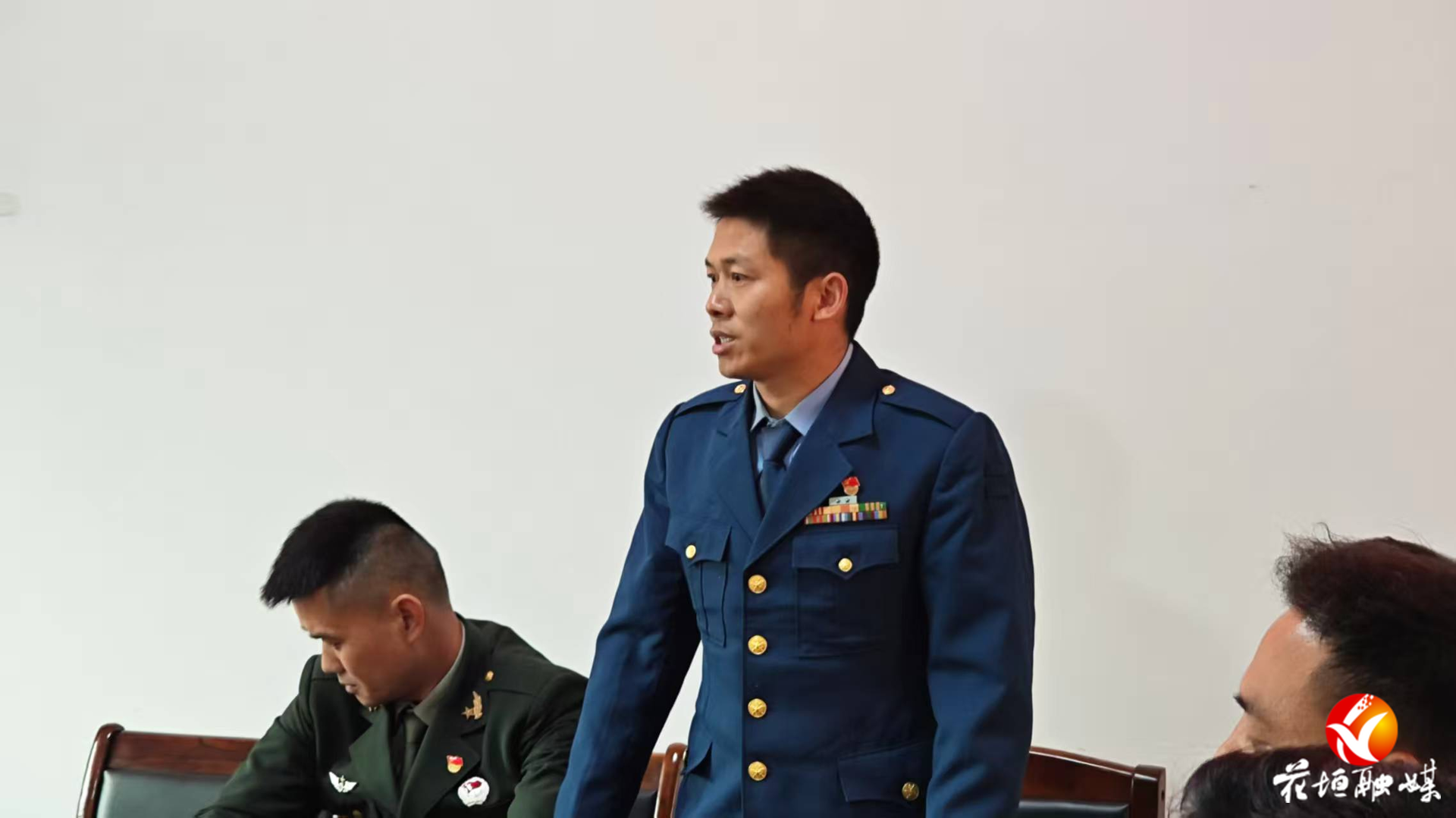 花垣县举办退役军士安置服务见面会，搭建从军营到地方的“过渡桥梁”