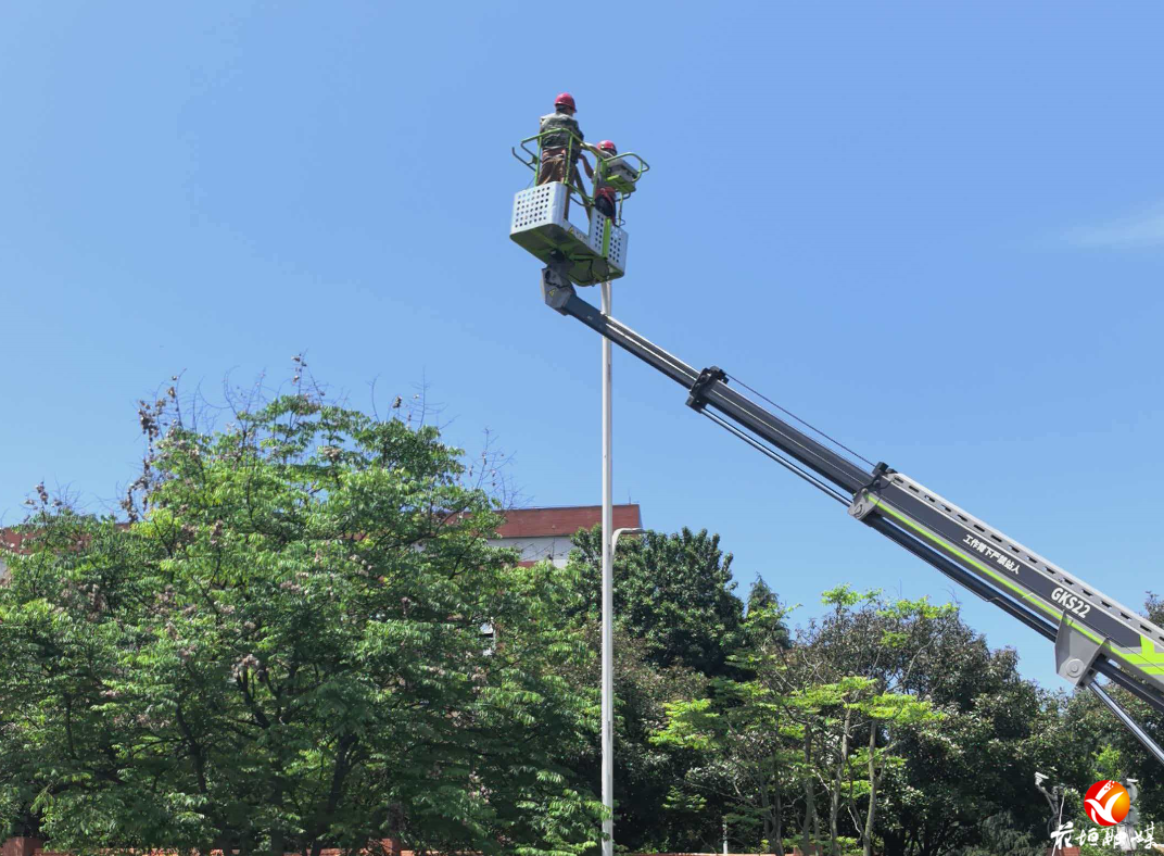 花垣县城管执法局多措并举 维护“五一”假期 城市安全运行