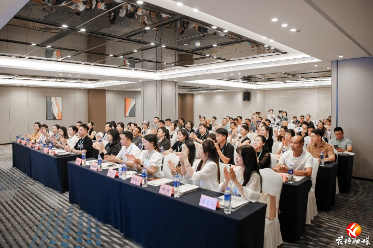 花垣县两名乡土文化能人入选“守望湘根”湖南省乡土文化能人扶持计划