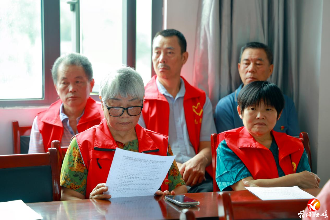 三地党组织联合主题党日，观摩蚕桑养殖与无人机产业