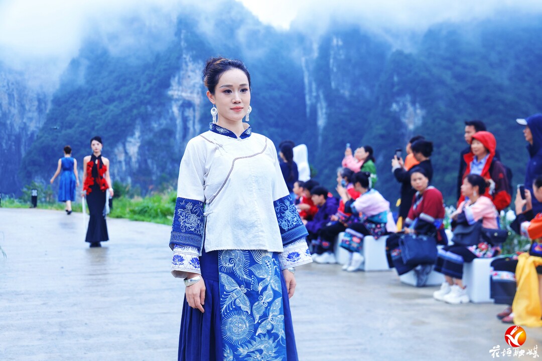 热力收官!花垣国庆文旅火爆,两大景区跻身全省景区客流前十