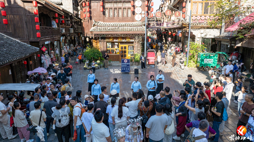 热力收官!花垣国庆文旅火爆,两大景区跻身全省景区客流前十