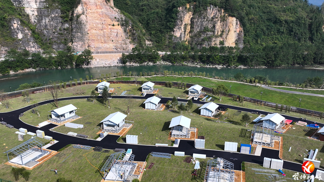 花垣边城茶峒景区提质升级 小木屋民宿项目加快推进