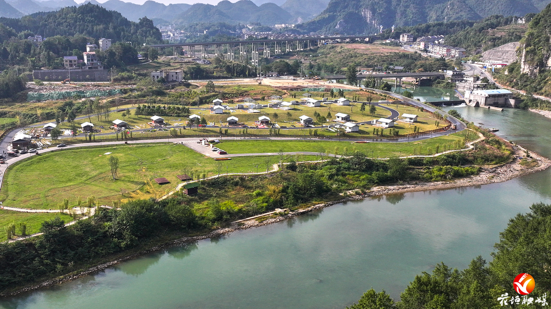 花垣边城茶峒景区提质升级 小木屋民宿项目加快推进