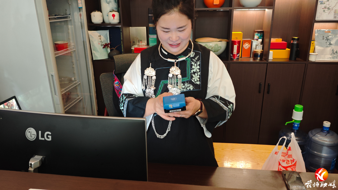 第五届湘西州旅发大会 | 外卡支付落地、标识标牌焕新！边城茶峒景区升级文旅配套设施