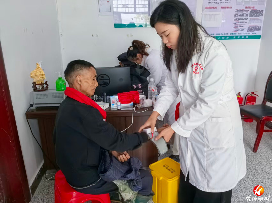 补抽乡吉久村：尊老敬老情暖重阳 145 位老人共享和美时光